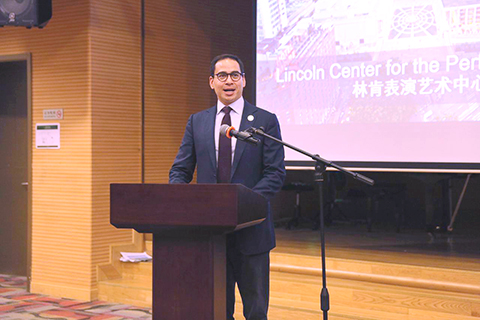 1.包校创办人苏文骏先生致辞Pao School co-founder Philip Sohmen speaking at the 30 September art-education forum