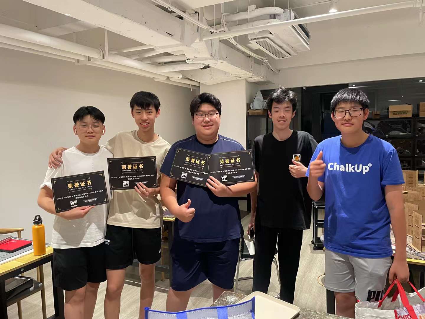 战锤社与其他学校比赛合照.jpg